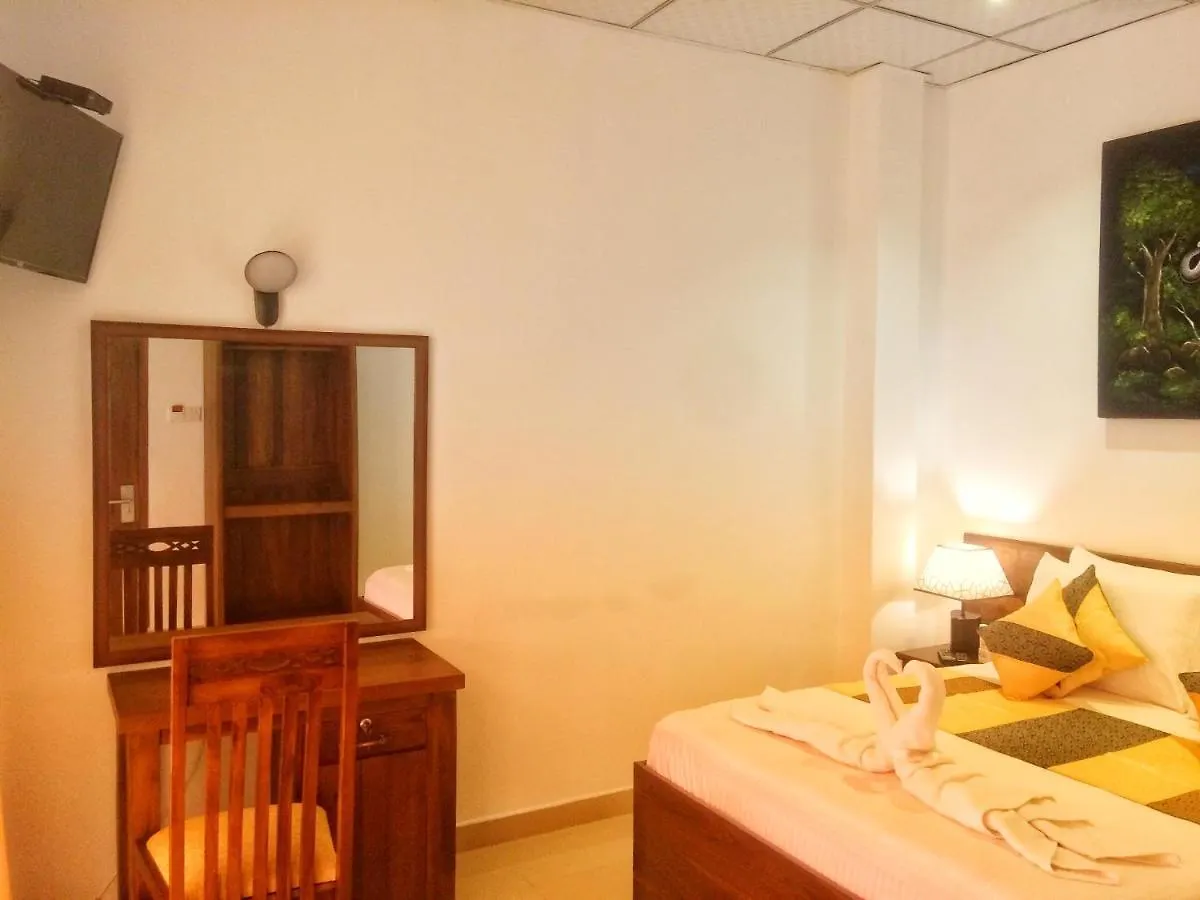 Empire Valley Hotel Канди
