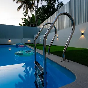 https://the-vogue-private-pool-villa.kerala-hotels.net
